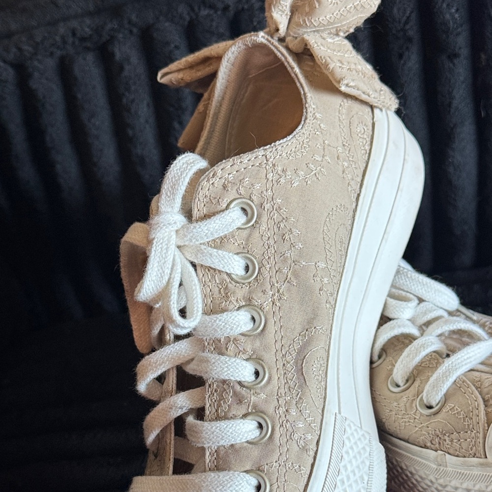 Elegant Cream Lace Women's Sneakers - Picture 2 of 6